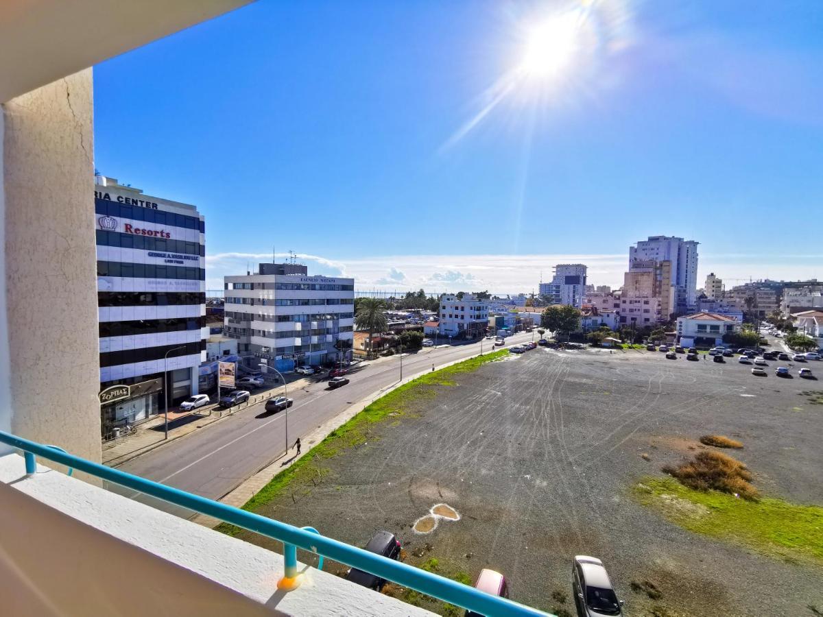 Off Course Seaview Apartment Larnaca Exterior photo